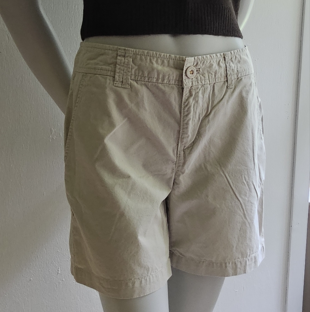 EUC G.H. BASS HERITAGE CHINO WOMEN'S BEIGE SHORTS SIZE 2